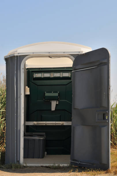 Portable Toilet Options We Offer in Lauderdale Lakes, WI